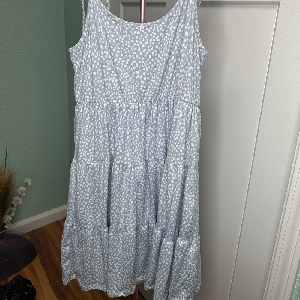Altard State Medium blue/white floral Spaghetti adjustable strap dress tier flow